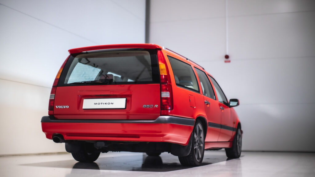 reflex angle down up perspective volvo 855r 1997 red for sale