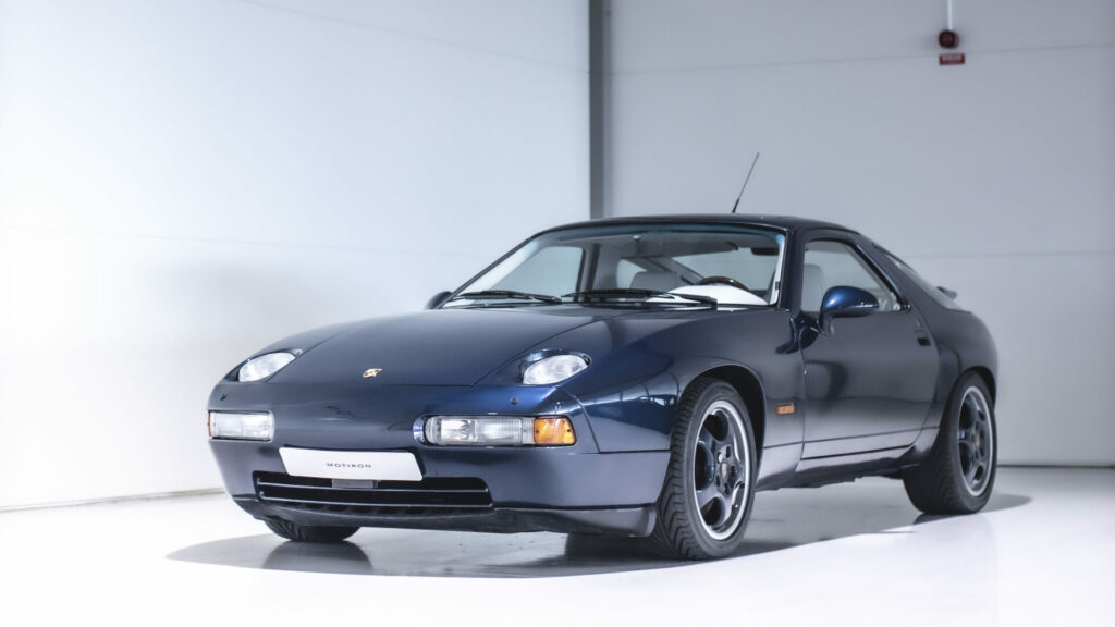 Porsche 928 GTS – 1992 Blue