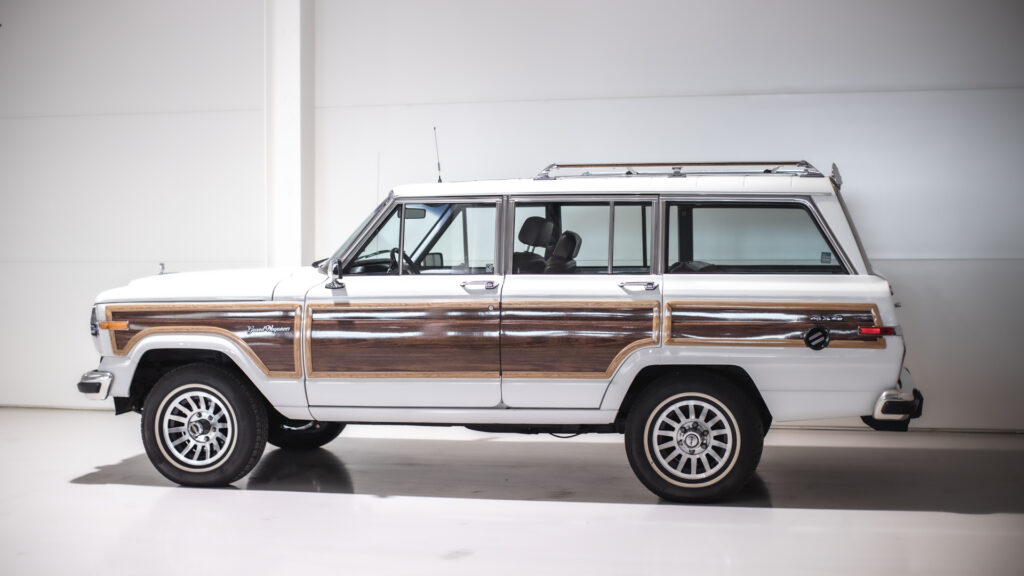 White JEEP Grand Wagoneer from 1991
