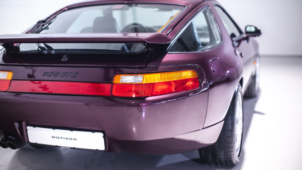 Porsche 928 GTS Purple