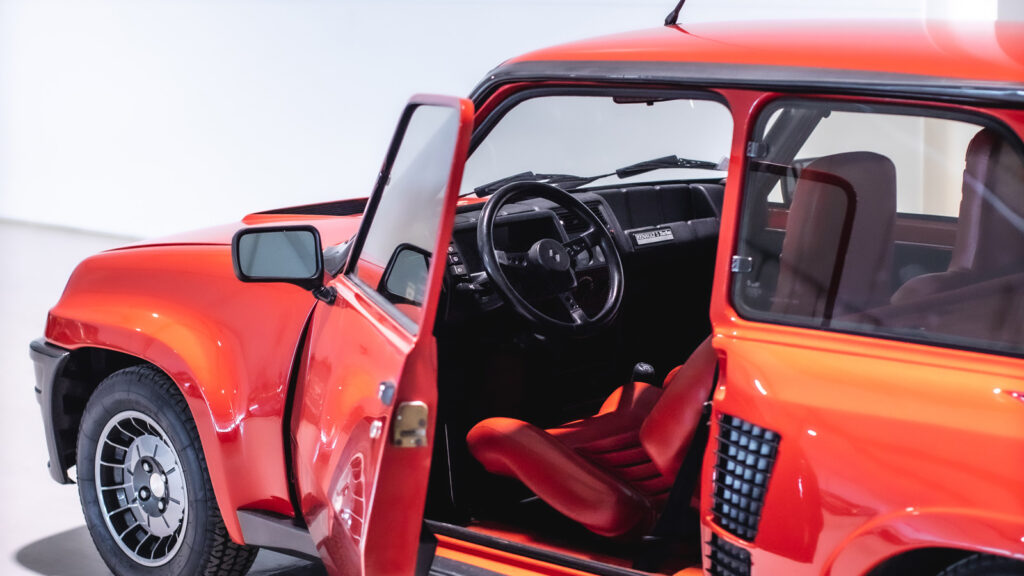 Red Renault R5 Turbo – 1985